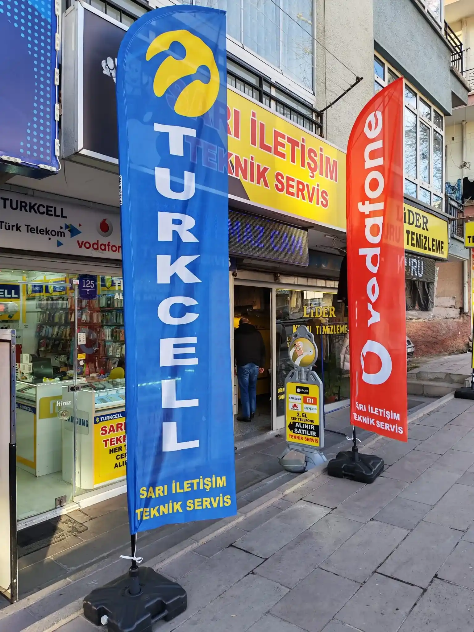 Cep Telefoncu Yelken Bayrağı-67